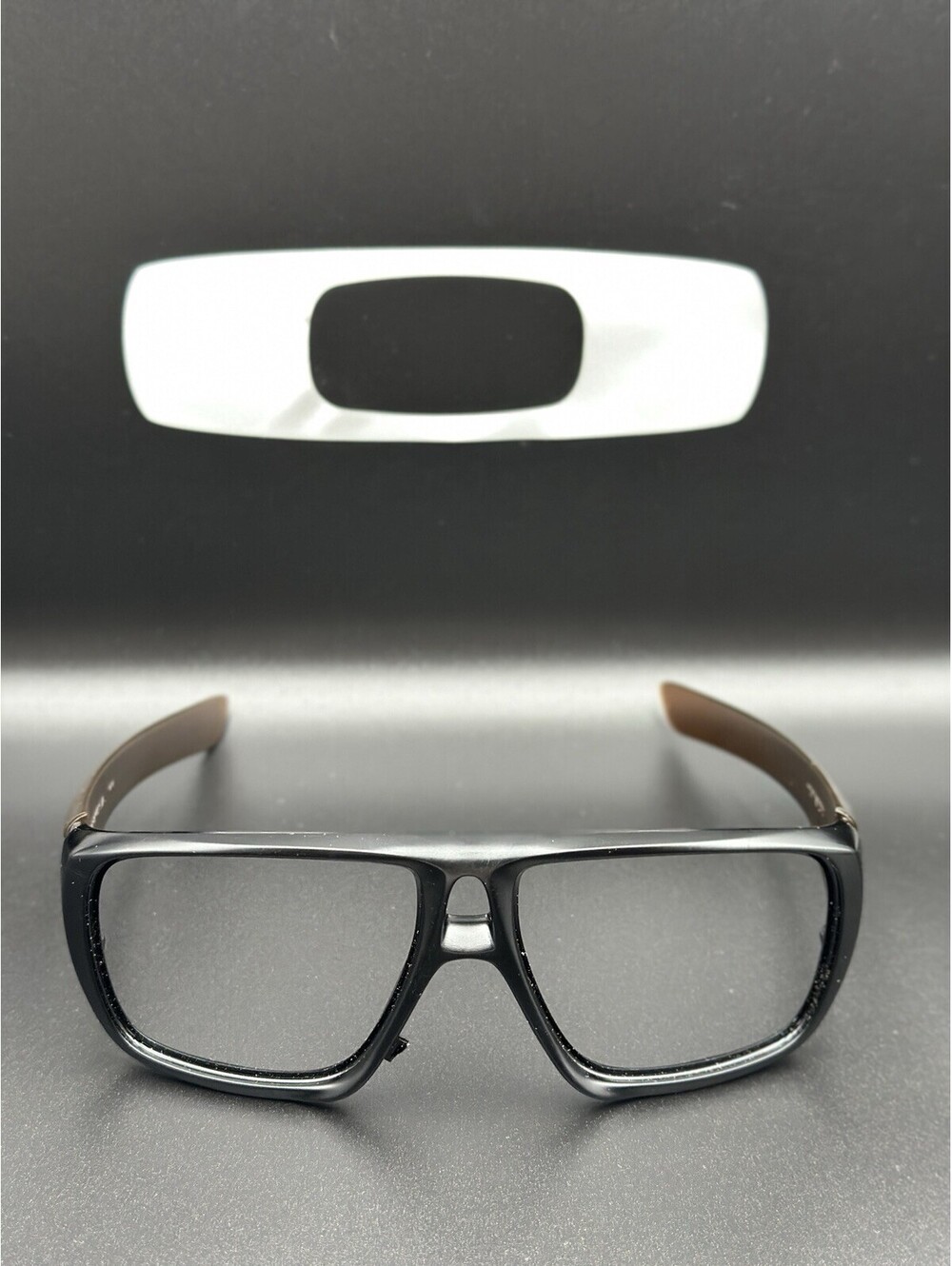 Oakley Dispatch Matte Black/Rootbeer Frame(No Icons/Clips)